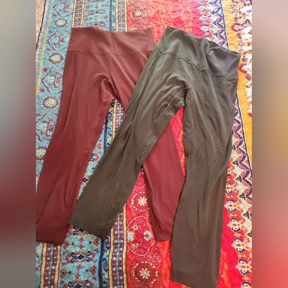 EUC- *2 for 1* LULULEMON ALIGN 25-inch ( Maroon & Dk Grey) Leggings SZ 10
